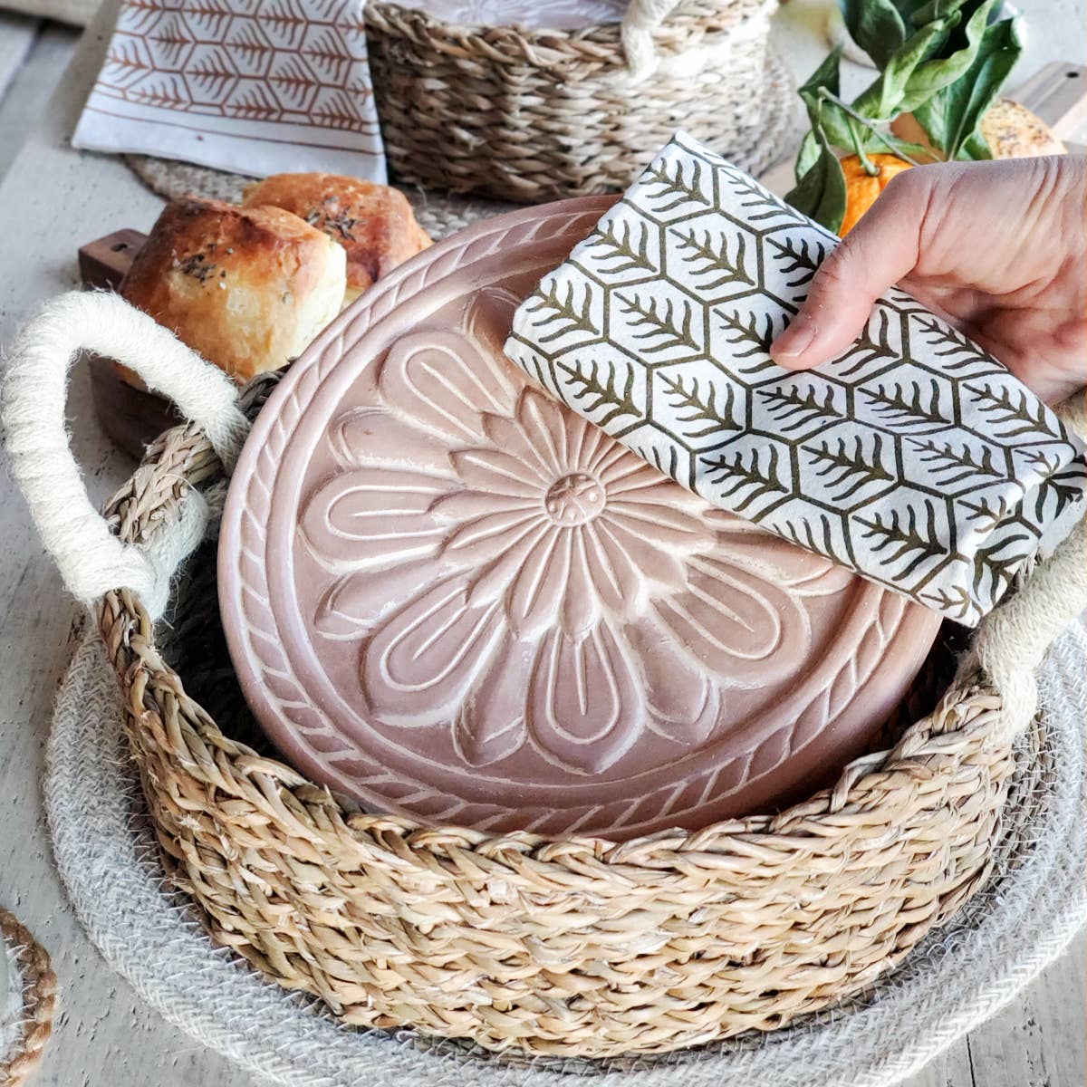Bread Warmer & Wicker Basket - Vintage flower